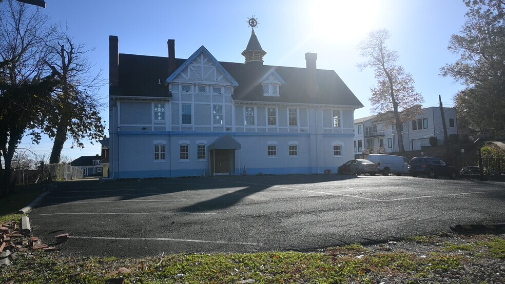More Photos Of 2715-2725 22nd St NE, Washington Religious Facility For Sale