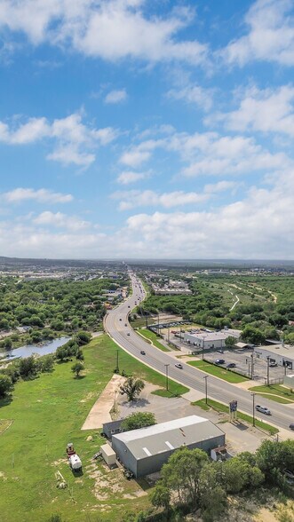 More Photos Of 5690 Easterling, San Antonio Warehouse For Sale