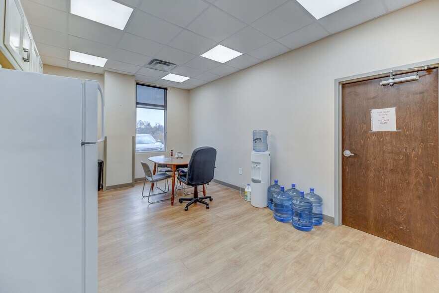 More Photos Of 1033 Alliance Park Dr, Bloomsburg Office For Lease