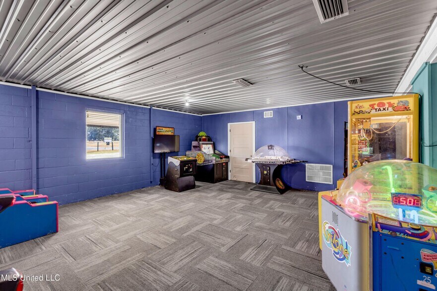 More Photos Of 6238 MS-198, Lucedale Specialty For Sale