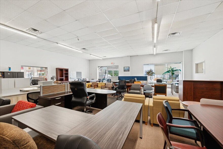 More Photos Of 152 Route 22 W, Green Brook General Retail For Sale