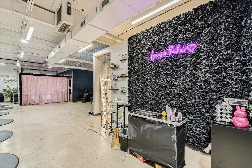 More Photos Of 2529 Weisenberger St, Fort Worth General Retail For Lease