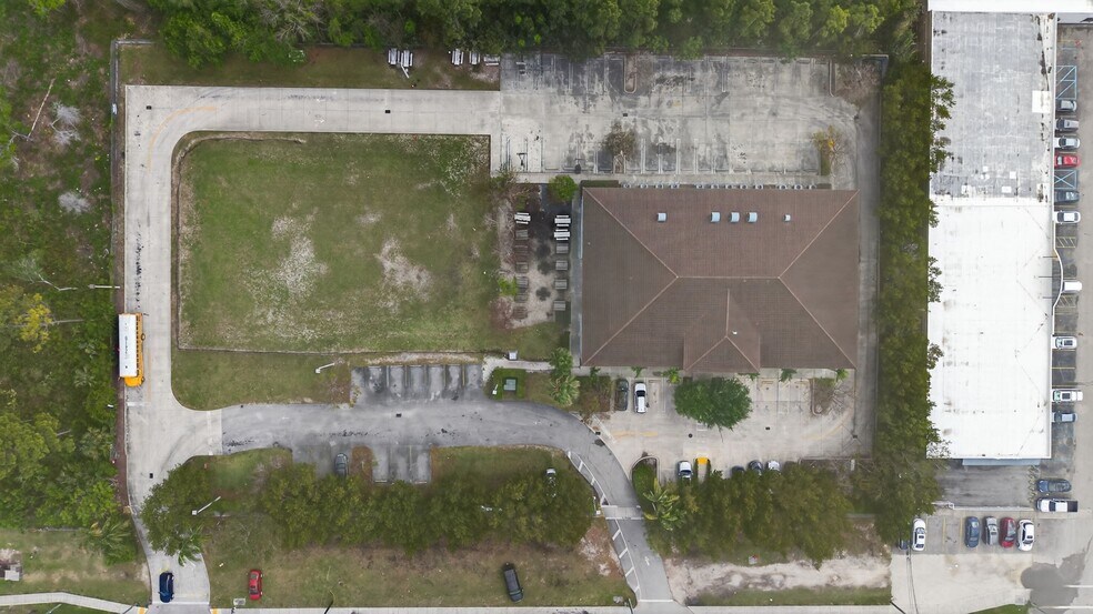 More Photos Of 713 W Palm Dr, Florida City Schools For Sale