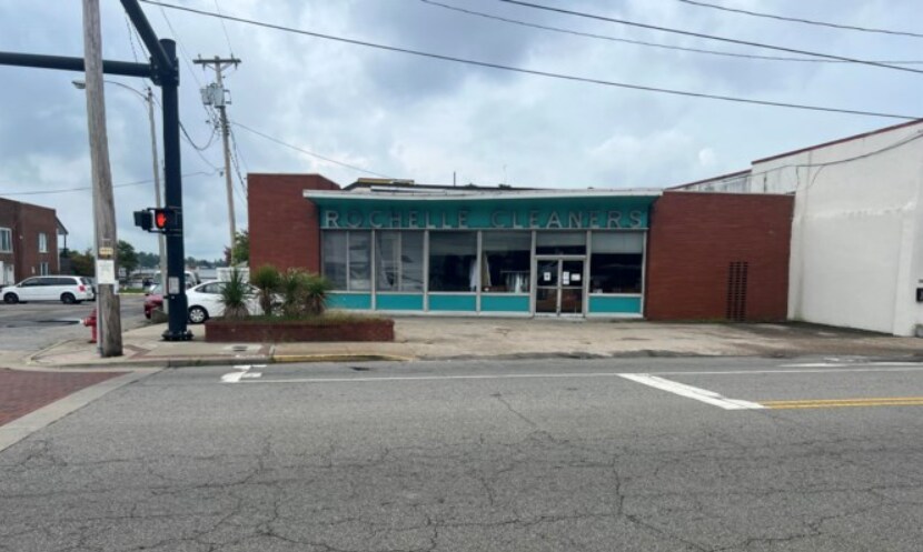 More Photos Of 100 S Water St, Elizabeth City General Retail For Sale