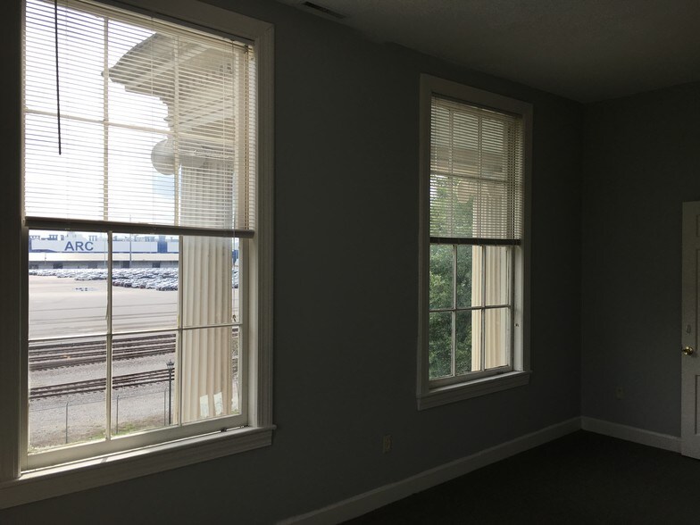 More Photos Of 635 E Bay St, Charleston Office Residential For Lease
