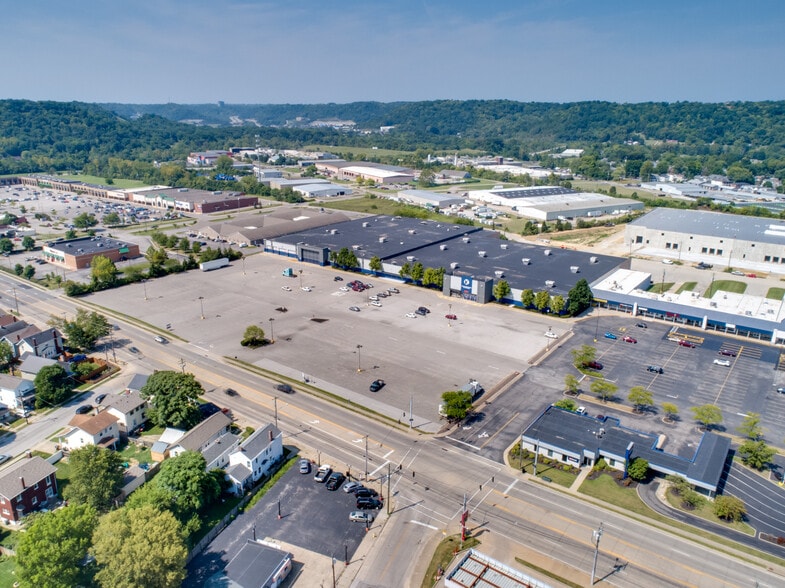 More Photos Of 4101 Winston Ave, Covington Flex For Lease