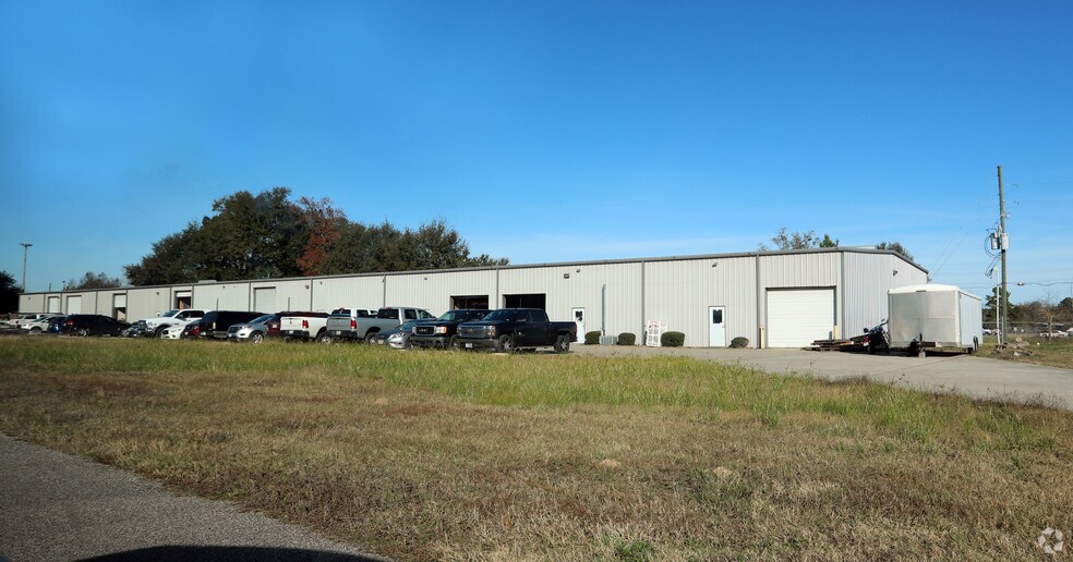 Primary Photo Of 24501 Hufsmith Kohrville Rd, Tomball Warehouse For Lease