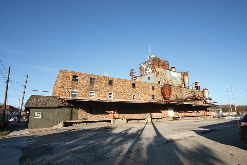 More Photos Of 320 S Court St, Medina Manufacturing For Lease