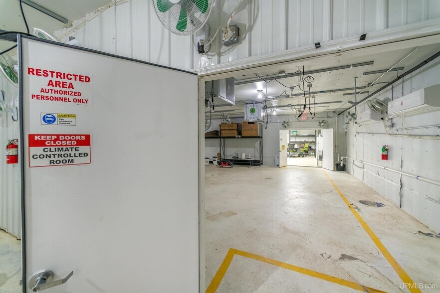 More Photos Of 154 Evergreen St, Republic Storefront For Sale