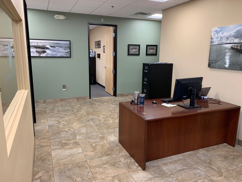 More Photos Of 2060 W Whispering Wind Dr, Phoenix Medical For Sale