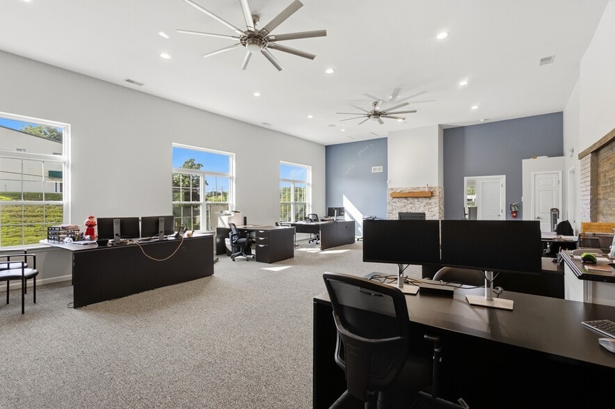 More Photos Of 3601 Commerce Dr, Arnold Office For Sale