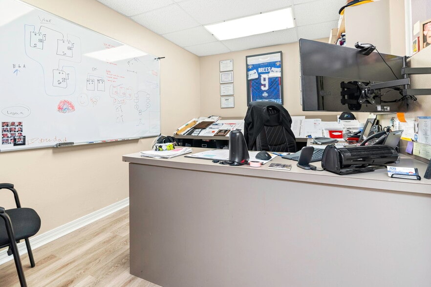 More Photos Of 30 Veterans Memorial Blvd, Kenner Warehouse For Sale