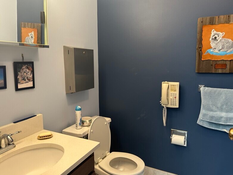 More Photos Of 2708 McGraw Dr, Bloomington Medical For Sale