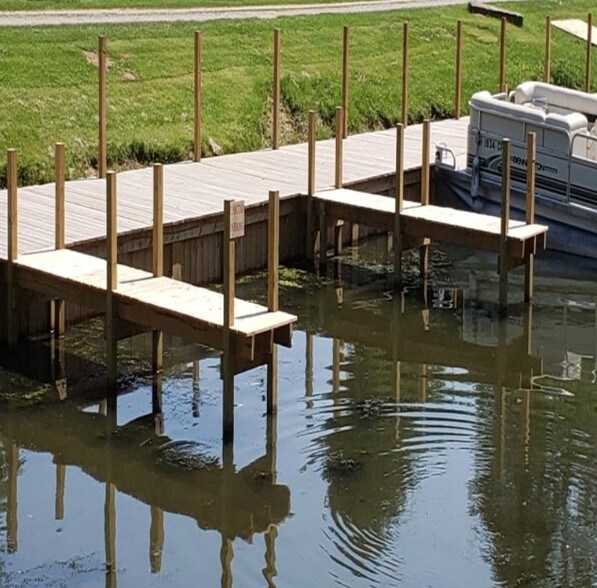 More Photos Of 13607 Shell Beach Rd NE, Thornville Bar For Sale