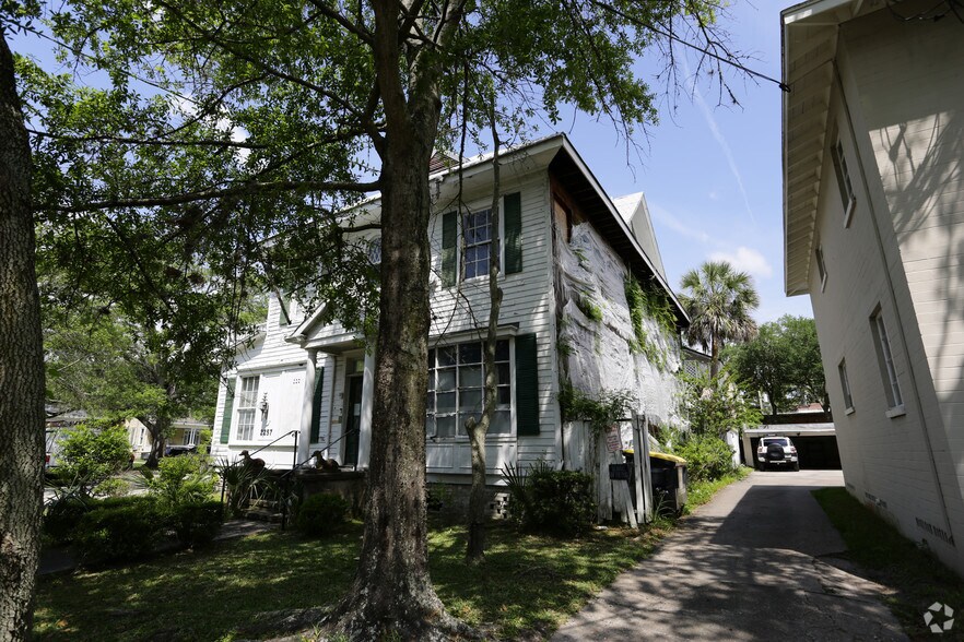 More Photos Of 2257 Riverside Ave, Jacksonville Office For Sale
