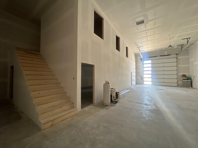 More Photos Of 1255 Blairs Ferry Road, Marion Flex For Sale