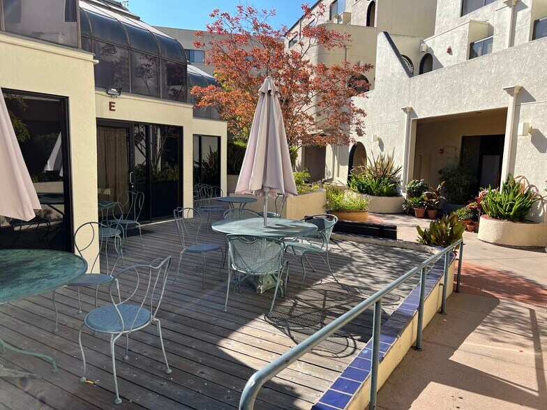 More Photos Of 101-161 S California Ave, Palo Alto Apartments For Sale