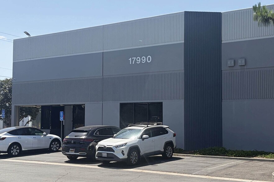 More Photos Of 17990 E Ajax Cir, City of Industry Warehouse For Lease