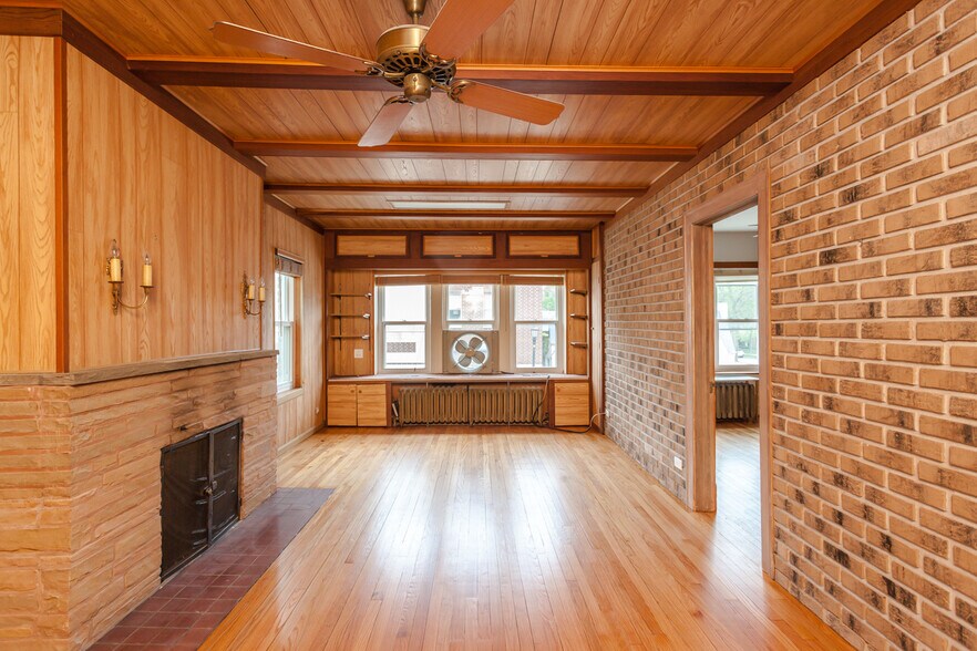 More Photos Of 2950 Central St, Evanston Storefront Retail Residential For Sale