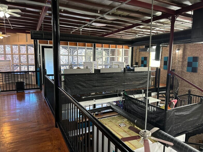 More Photos Of 204 S Austin St, Seguin Restaurant For Sale