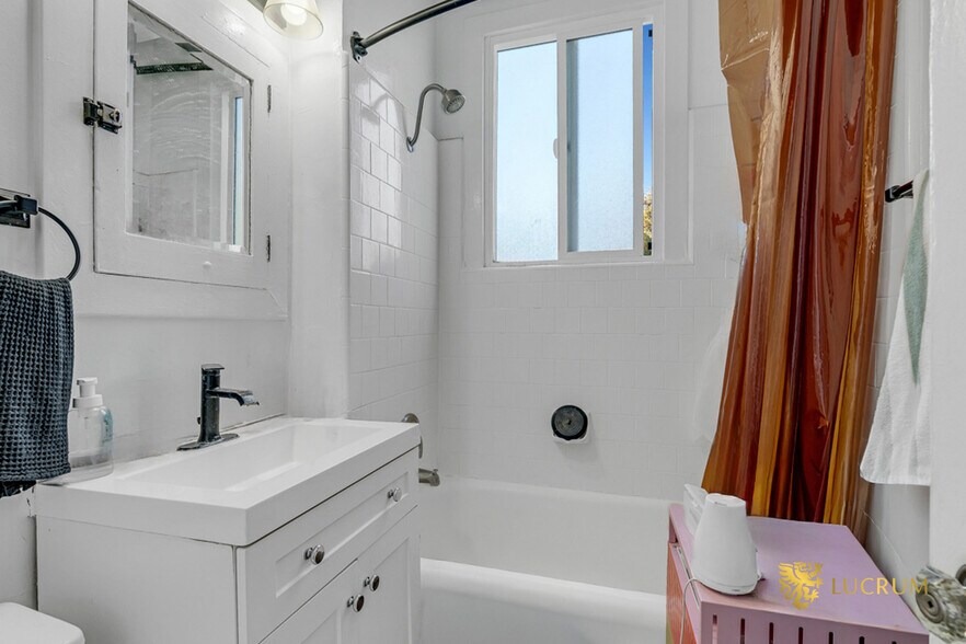 More Photos Of 534-542 S Coronado St, Los Angeles Apartments For Sale