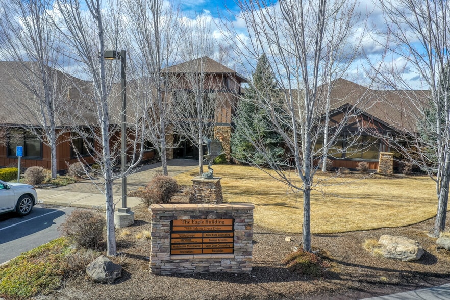 More Photos Of 7555 Falcon Crest Dr, Redmond Office Residential For Lease