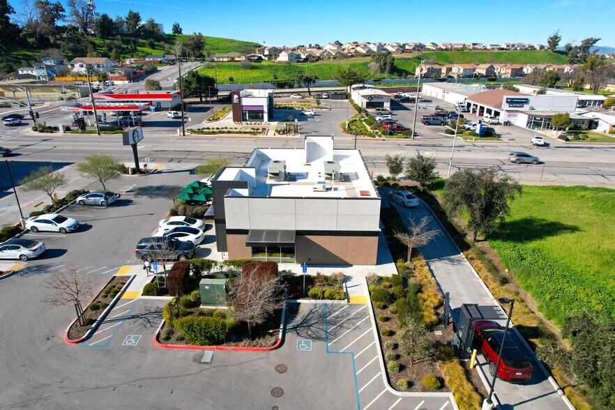More Photos Of 111 San Felipe Rd, Hollister Restaurant For Sale