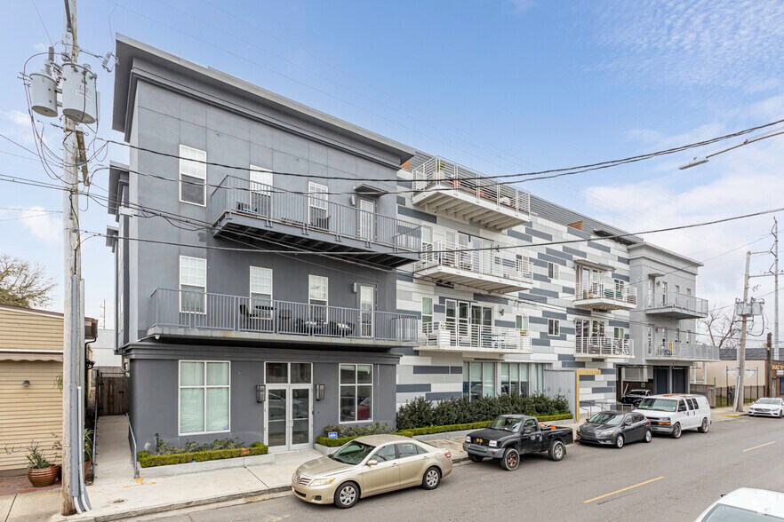 Primary Photo Of 8616 Oak St, New Orleans Apartments For Sale