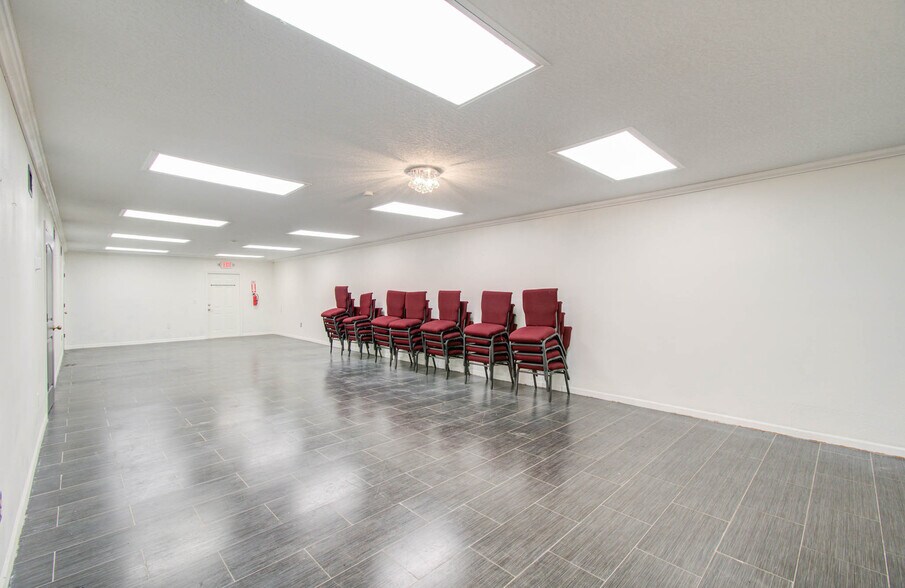 More Photos Of 7430 Rodgers Rd, Manvel Office Residential For Sale