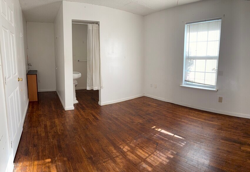 More Photos Of 3139 Shallowford Rd NE, Chamblee Office For Sale