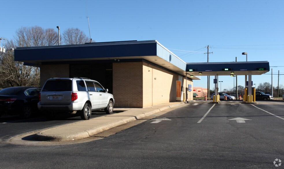 More Photos Of 4600 US Highway 220 N, Summerfield Bank For Lease