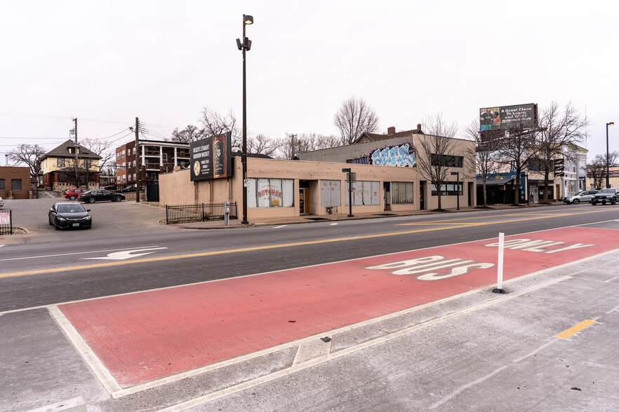 Primary Photo Of 3828 Broadway Blvd, Kansas City Office For Sale