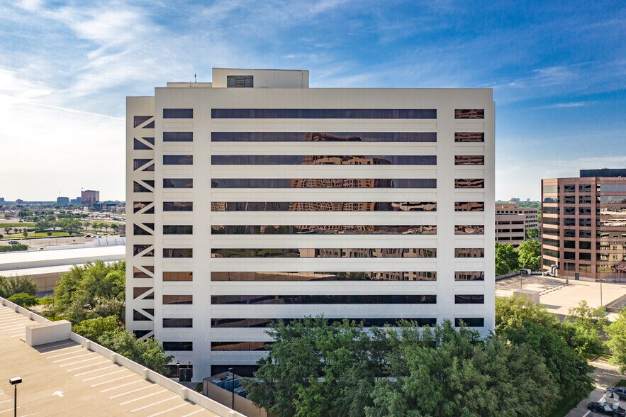 More Photos Of 5501 Lyndon B Johnson Fwy, Dallas Office For Lease
