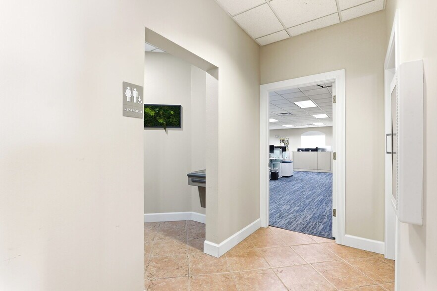 More Photos Of 7351 Office Park Pl, Melbourne Office For Sale