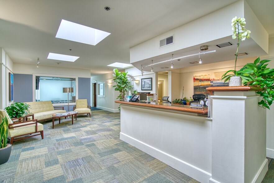 More Photos Of 1200 Pearl St, Boulder Office For Lease