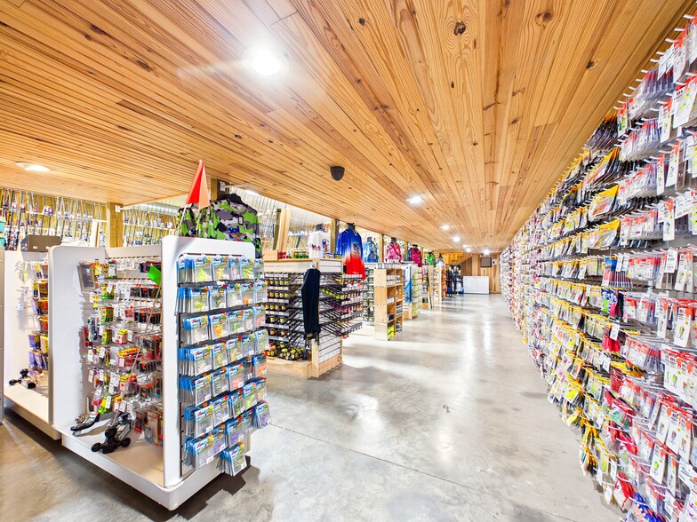 More Photos Of 13520 Emerson Ave, Williamstown General Retail For Sale