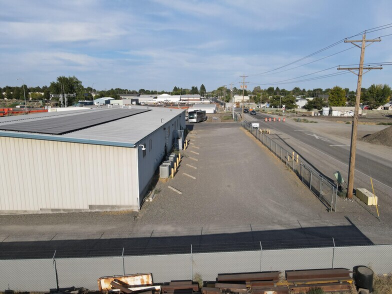 More Photos Of 1992 Saint St, Richland Flex For Sale