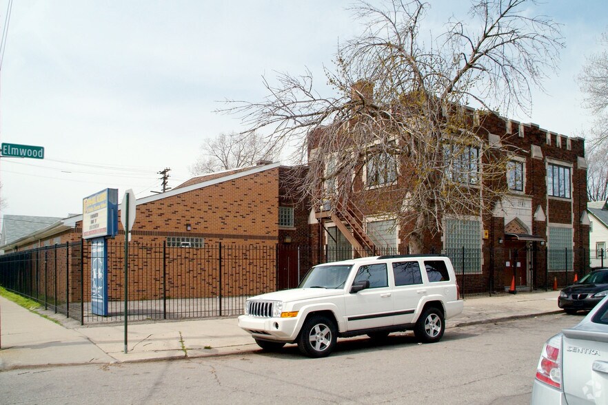 More Photos Of 3111 Elmwood St, Detroit Schools For Lease