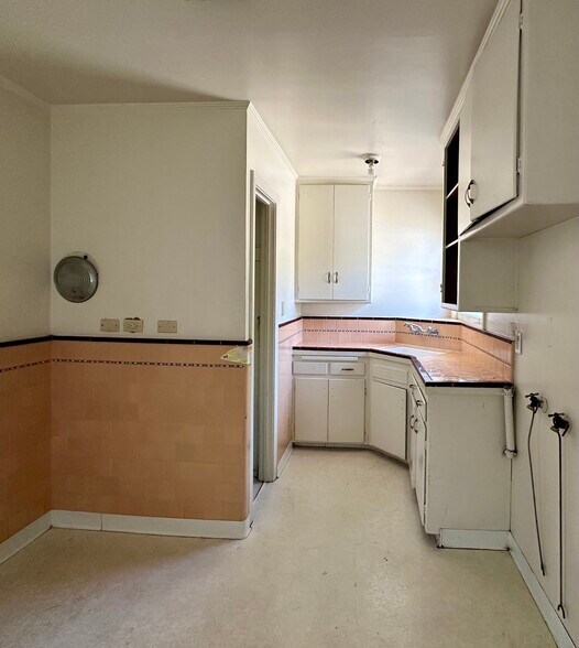 More Photos Of 2062 Washington Ave, San Leandro Apartments For Sale