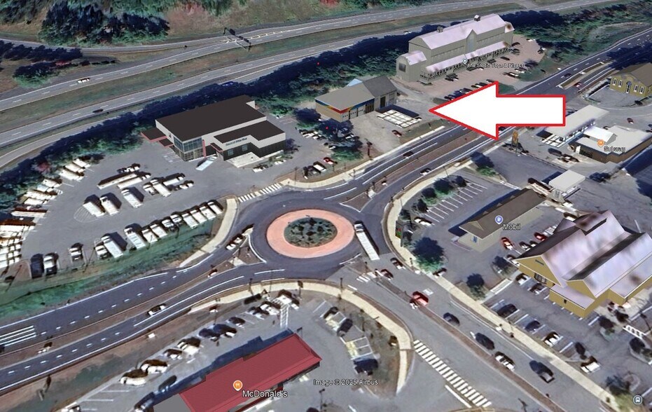 More Photos Of 1049 N Main St, White River Junction General Retail For Sale