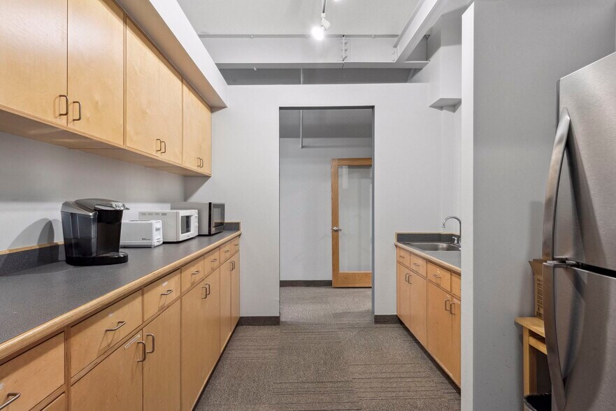 More Photos Of 261 School Ave, Excelsior Office For Sale