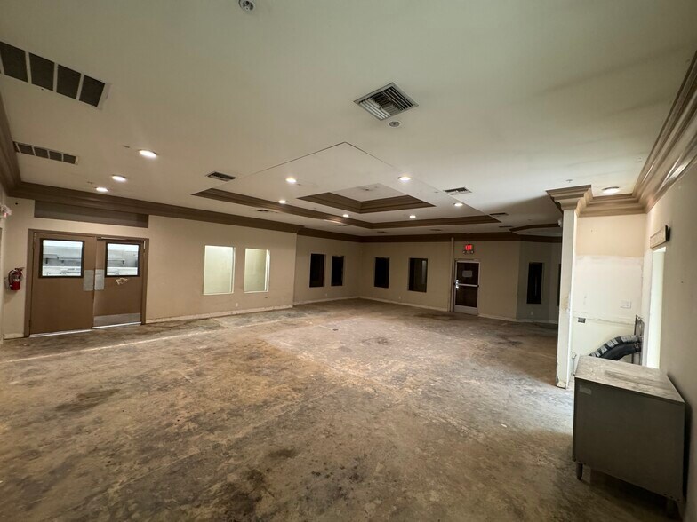 More Photos Of 13526 Central Ave, Chino Restaurant For Sale