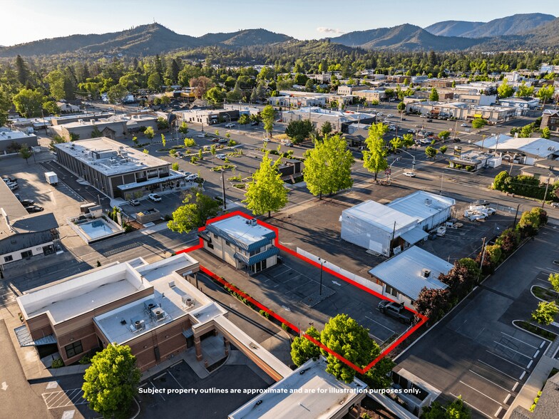 Primary Photo Of 735 SE 7th St, Grants Pass Office For Sale