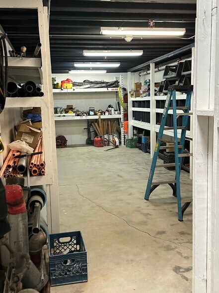 More Photos Of 77530 Enfield Ln, Palm Desert Showroom For Sale