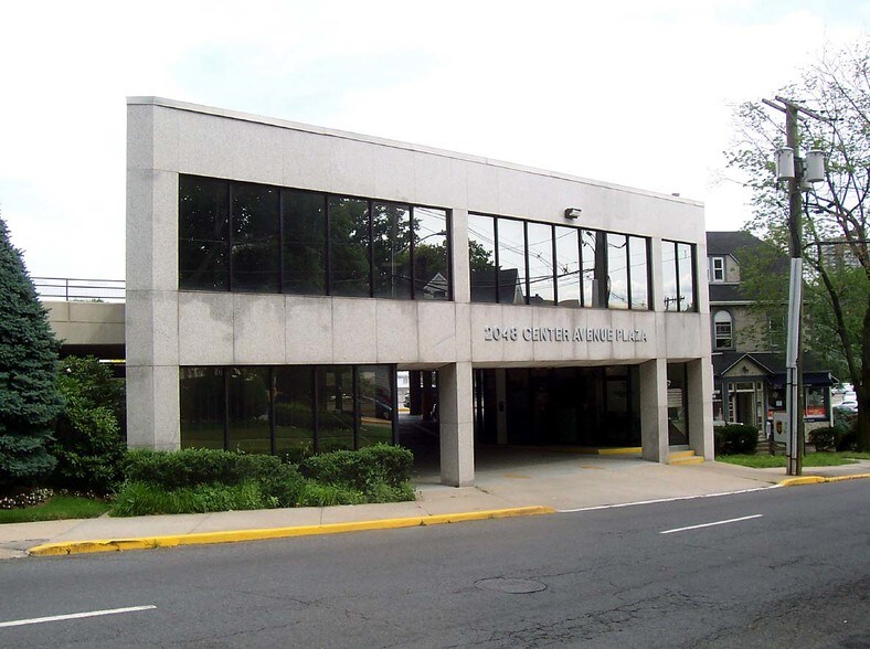 Primary Photo Of 2048 Center Ave, Fort Lee Office For Lease