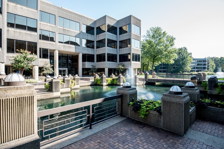 More Photos Of 2600 Thousand Oaks Blvd, Memphis Office For Lease