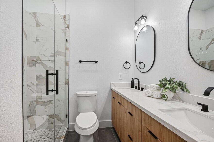 More Photos Of 7840 Nashville Unit A/B Street, Houston Apartments For Sale