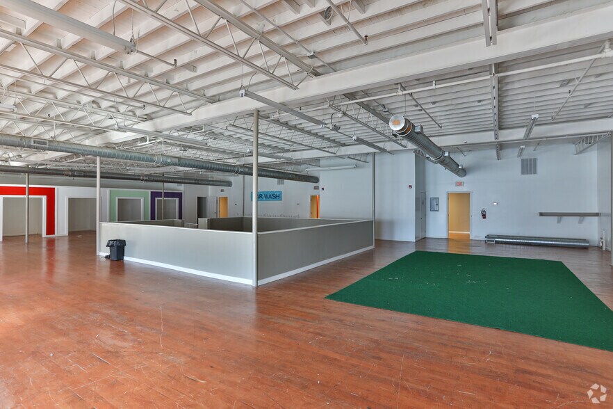 More Photos Of 900 E Main St, Easley Storefront Retail Office For Lease