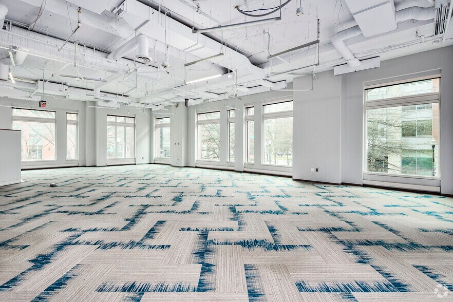 More Photos Of 2000 Duke St, Alexandria Office For Sale