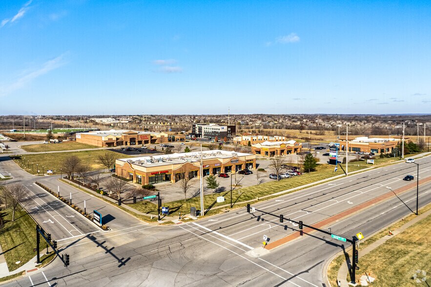More Photos Of 10450-10478 S Ridgeview Rd, Olathe General Retail For Lease